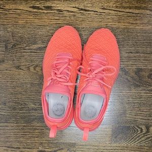 APL fusion pink Techloom Phantom running shoes!